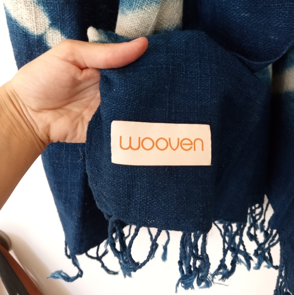 EUC Wooven Cotton-Linen Shibori Scarf - Picture 5 of 5